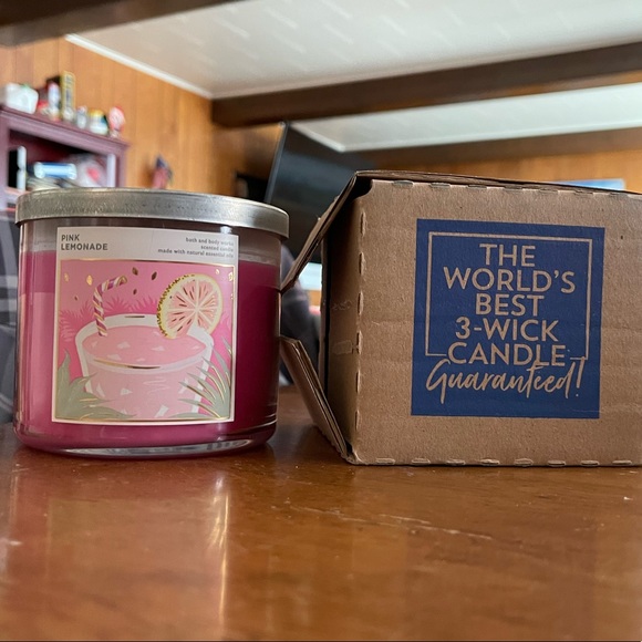 NWT Bath & Body Works 3-Wick Candle PINK LEMONADE - Picture 2 of 5
